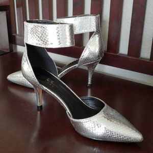 Stunning silver snake Nicole Miller heels